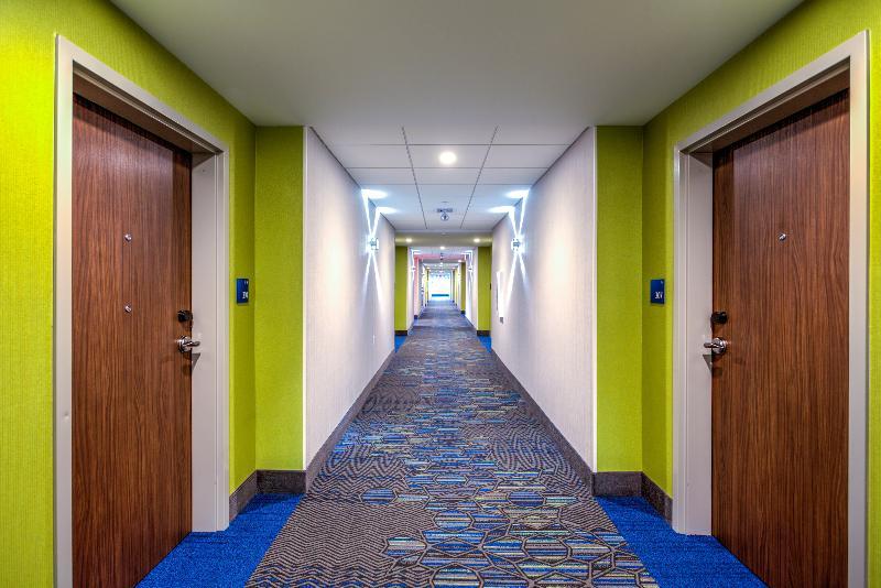 Holiday Inn Express & Suite Milroy - Reedsville Exterior foto